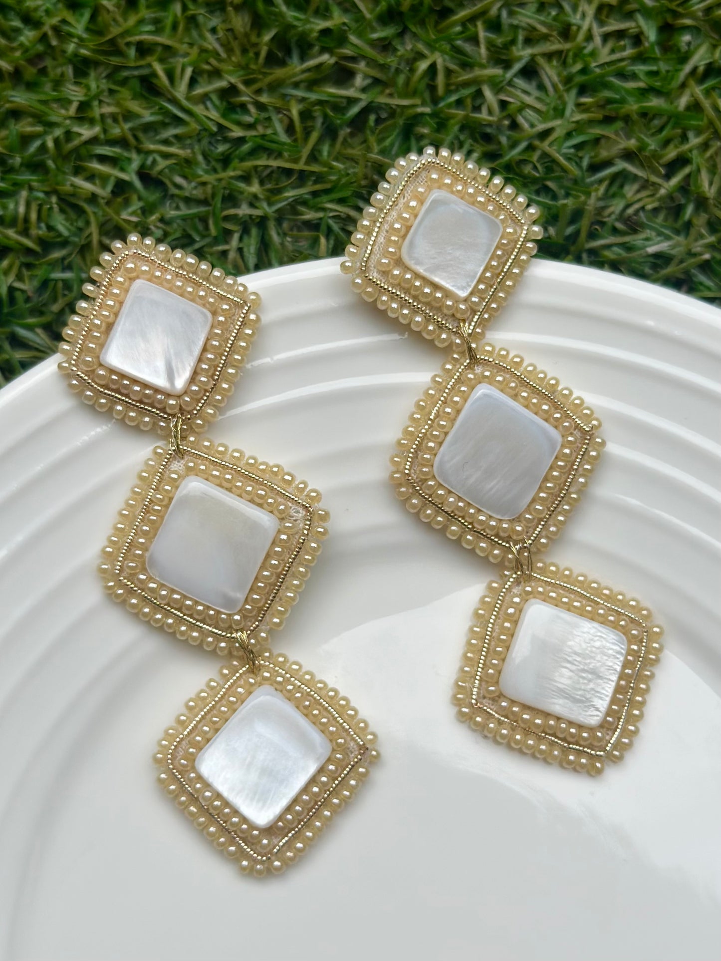 Aro Ricamo maxi concha perla dorado