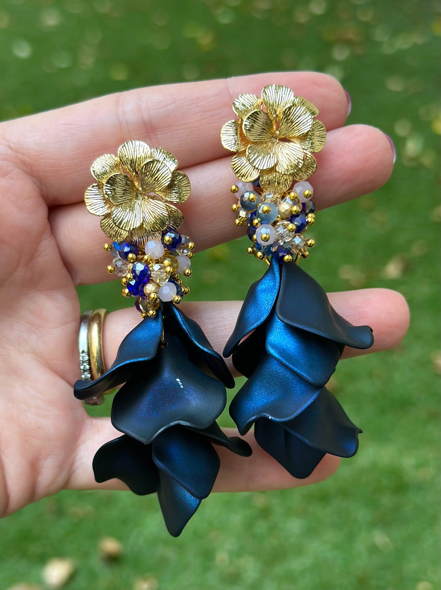 Aro Petali azul marino dorado