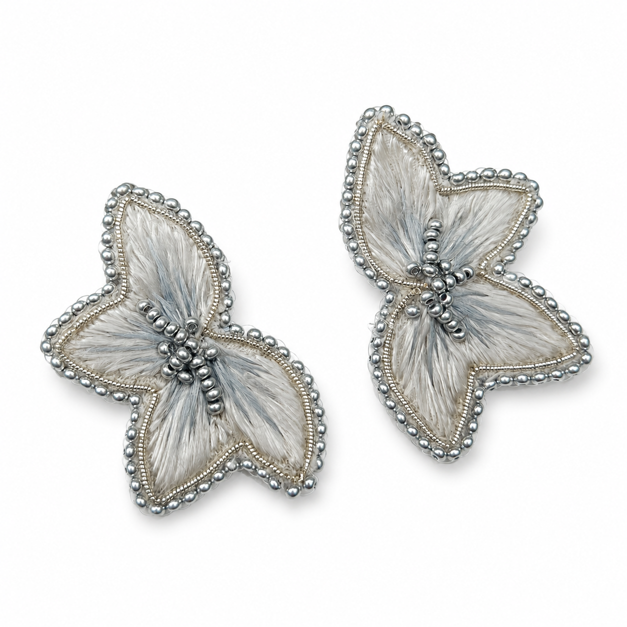 Aro Ricamo flor seda plateado (a pedido)