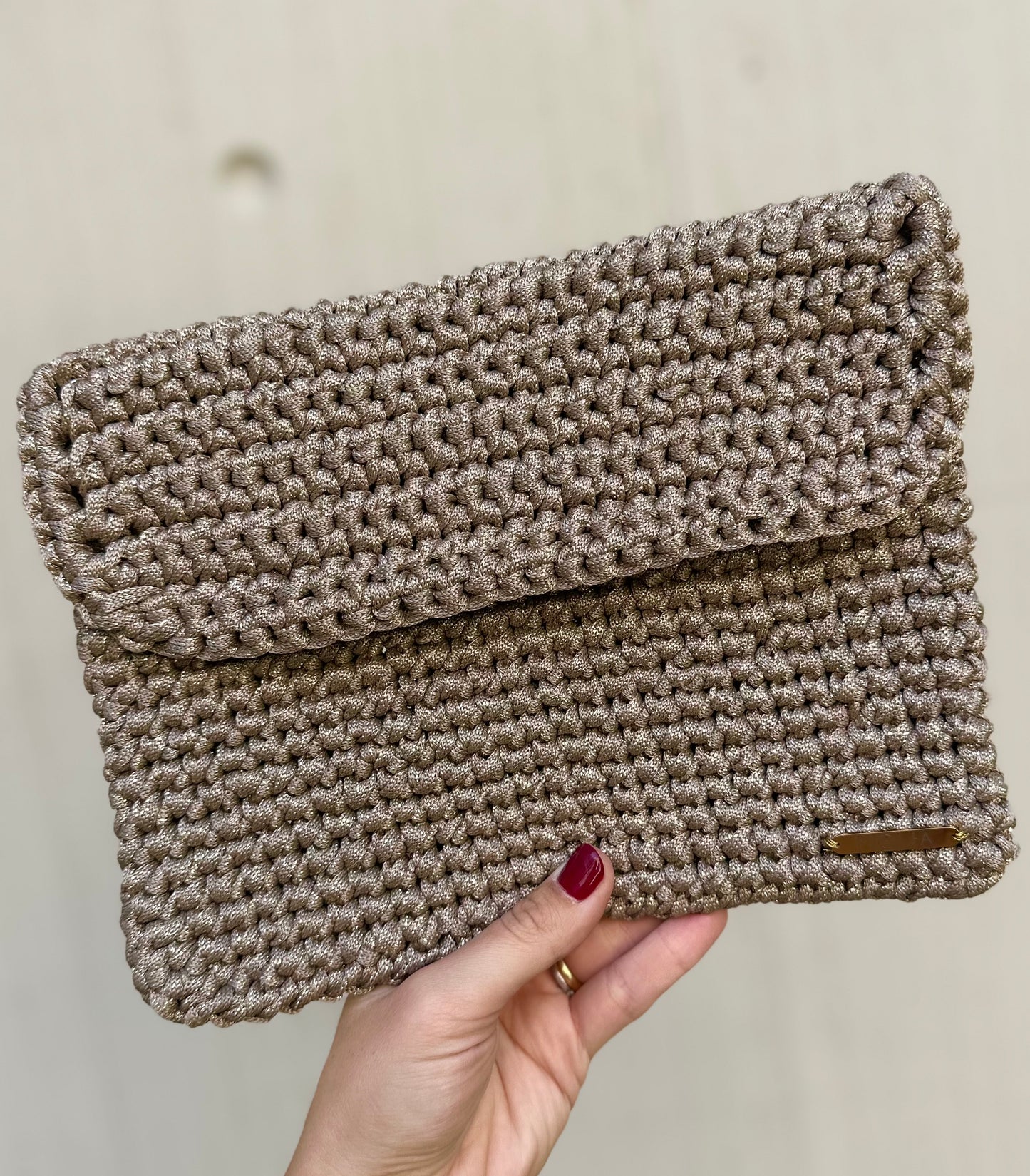 Cartera Sienna beige brillante