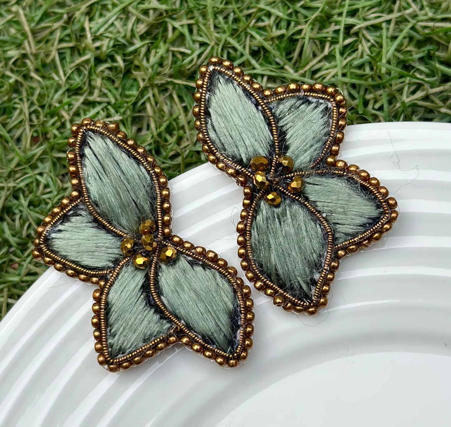 Aro Ricamo flor seda verde menta