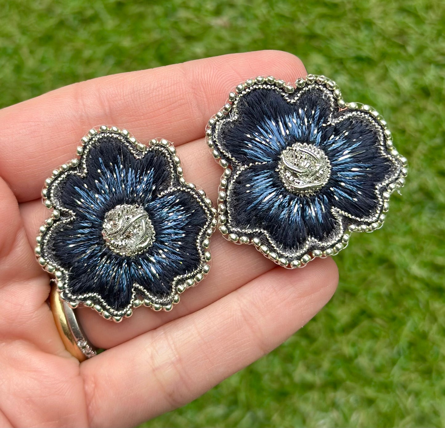 Aro Ricamo flor azul seda 1