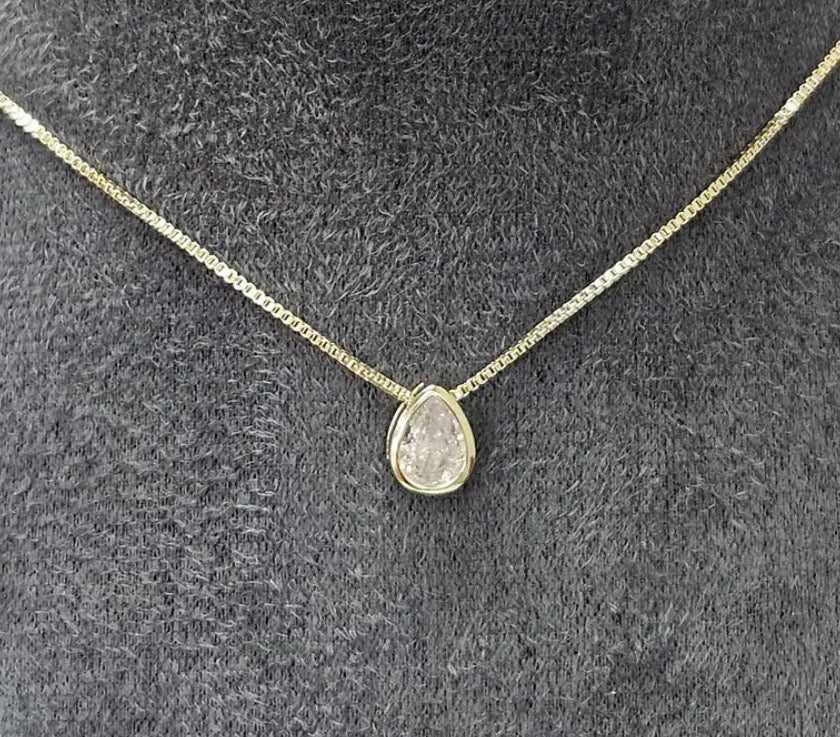 Collar Punto di Luce gota oro
